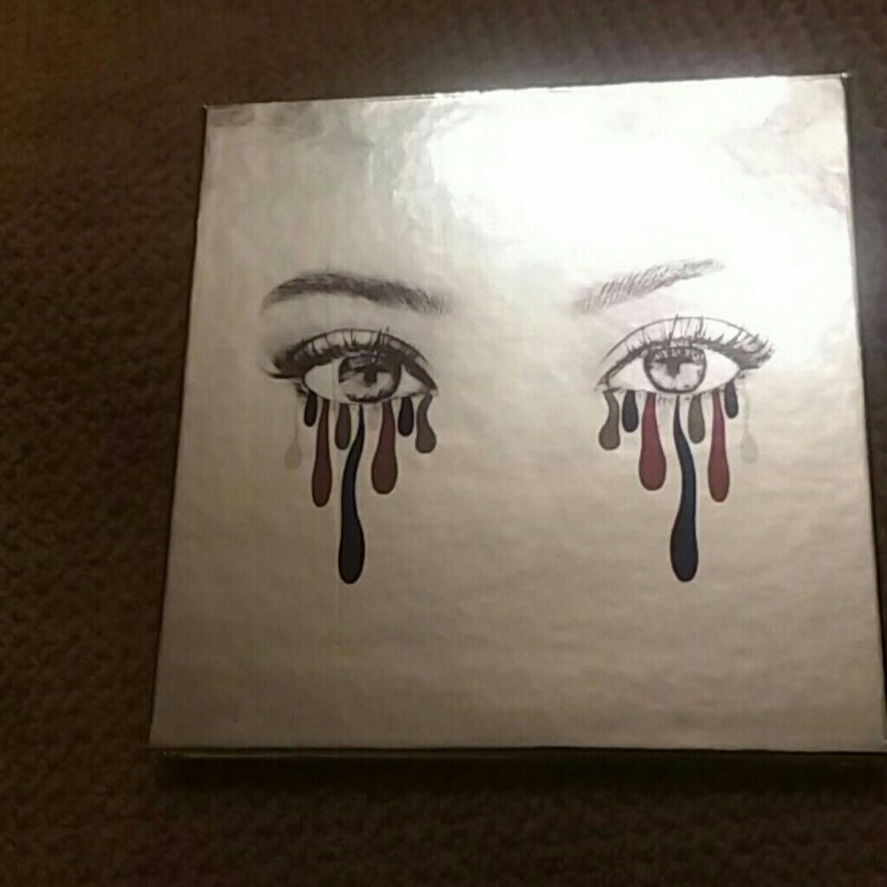 Kylie cosmetics 2016 holiday eyeshadow palette